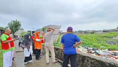 Anggota Dewan dari PKS Erna Yuliawati, Tinjau Titik Banjir di Kota Serang