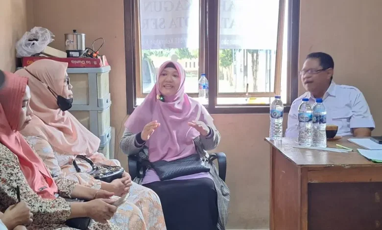 Heboh! Bu Erna Yuliawati Tiba-Tiba Kunjungi Koperasi Merah Putih Serang – Ada Apa 2