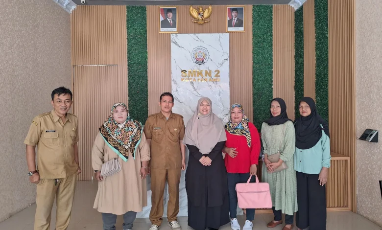 Advokasi dan Kolaborasi Hadirkan Solusi untuk Nanda, Siswa Yatim Piatu di SMKN 2 Kota Serang!!!