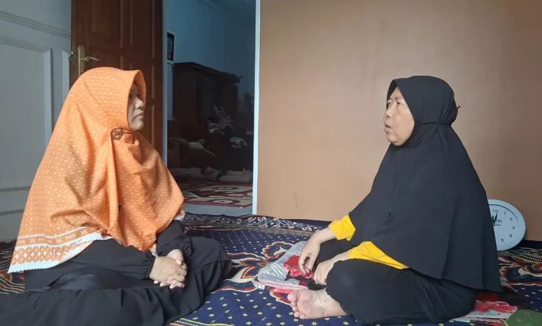 Sapa Warga dan Takziah, Hj. Erna Yuliawati Tunjukkan Kepedulian kepada Masyarakat!